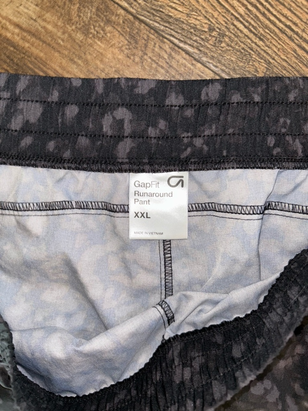 GapFit Runaround Pants - Picture 3 of 4